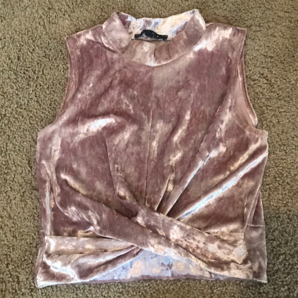 Velvet link top